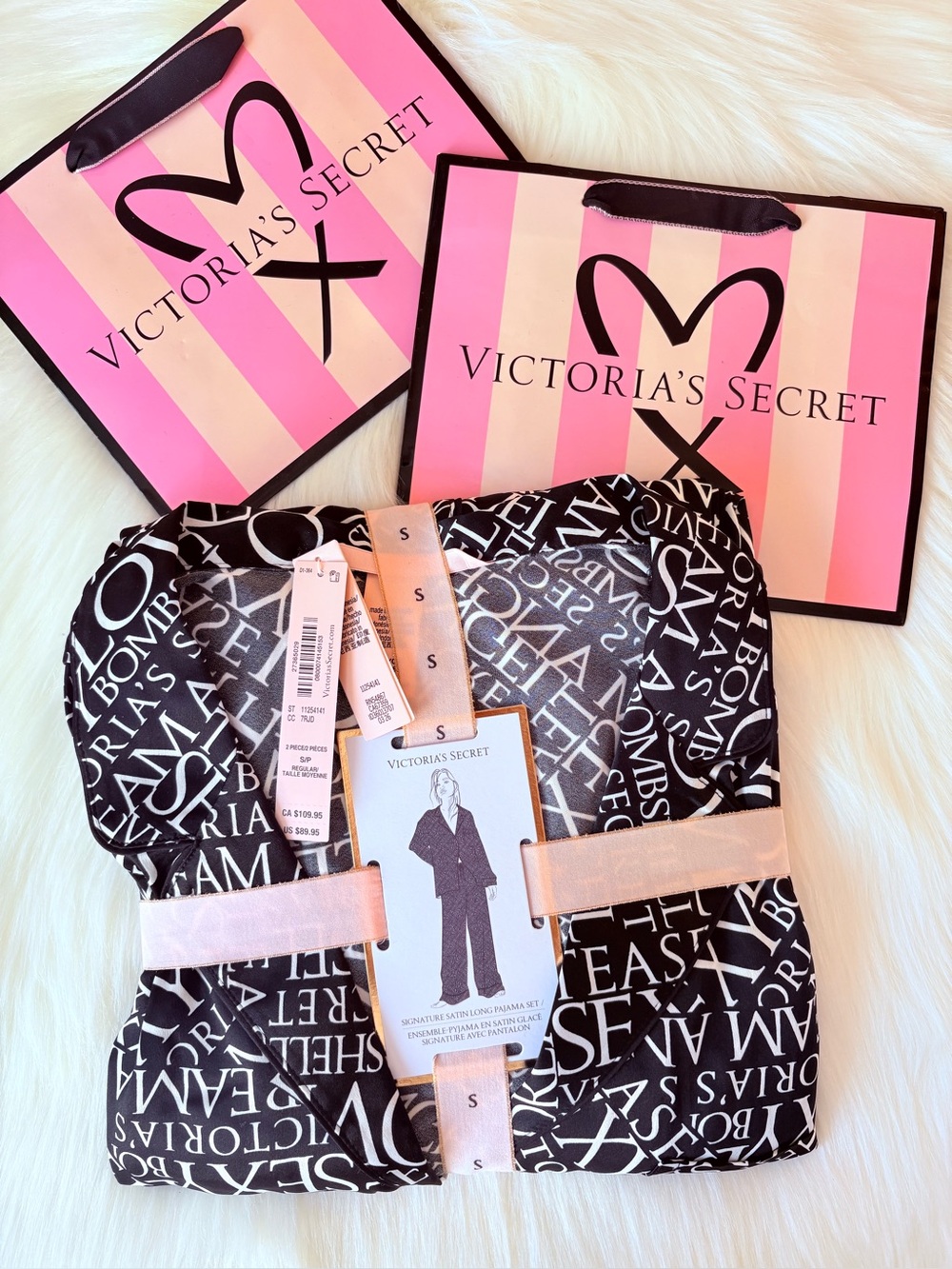 🩷🩷Victoria’s Secret signature satin shine long pajama set (SMALL)🩷🩷